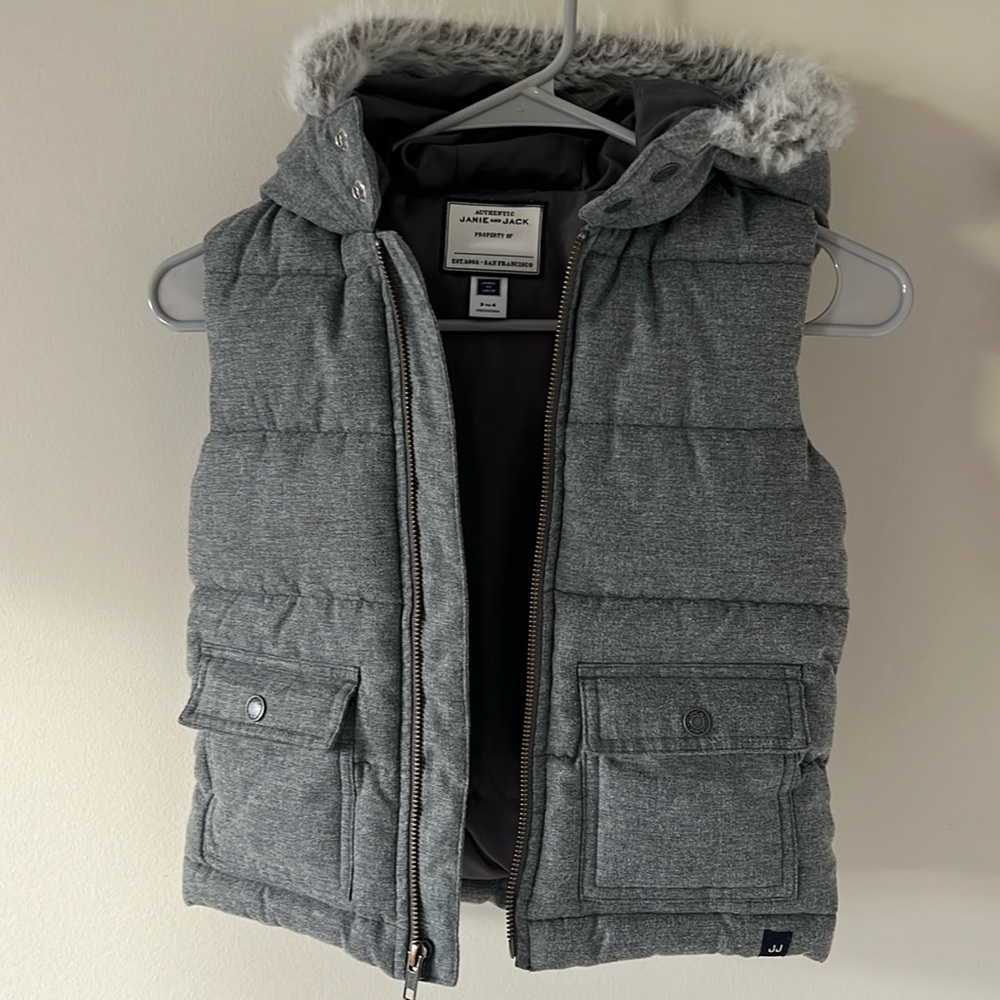 JANIE AND JACK VEST WITH HOOD BOYS SIZE 3 TO 4